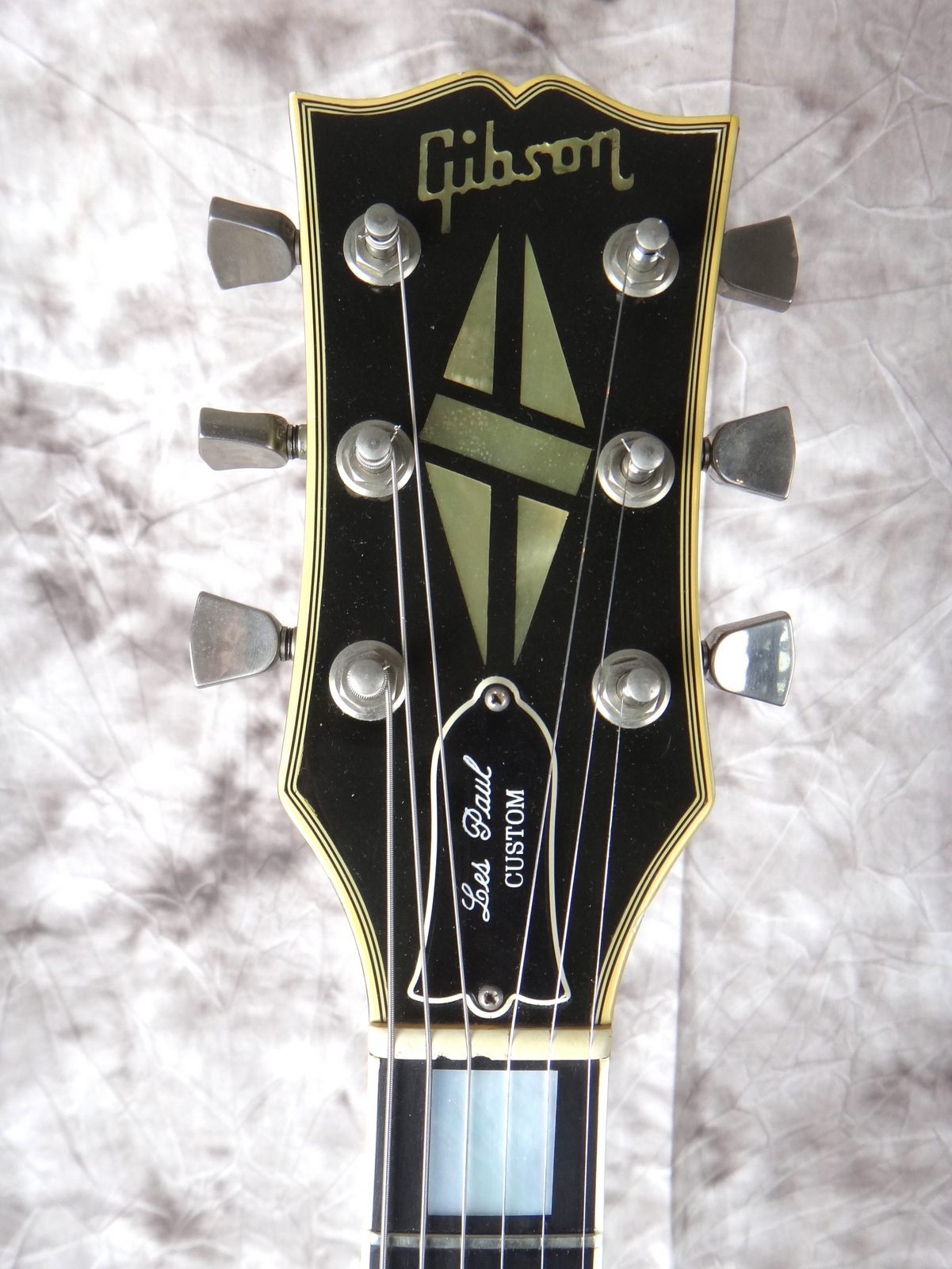 Gibson_Les-Paul-Custom-Silverburst-1980-003.JPG