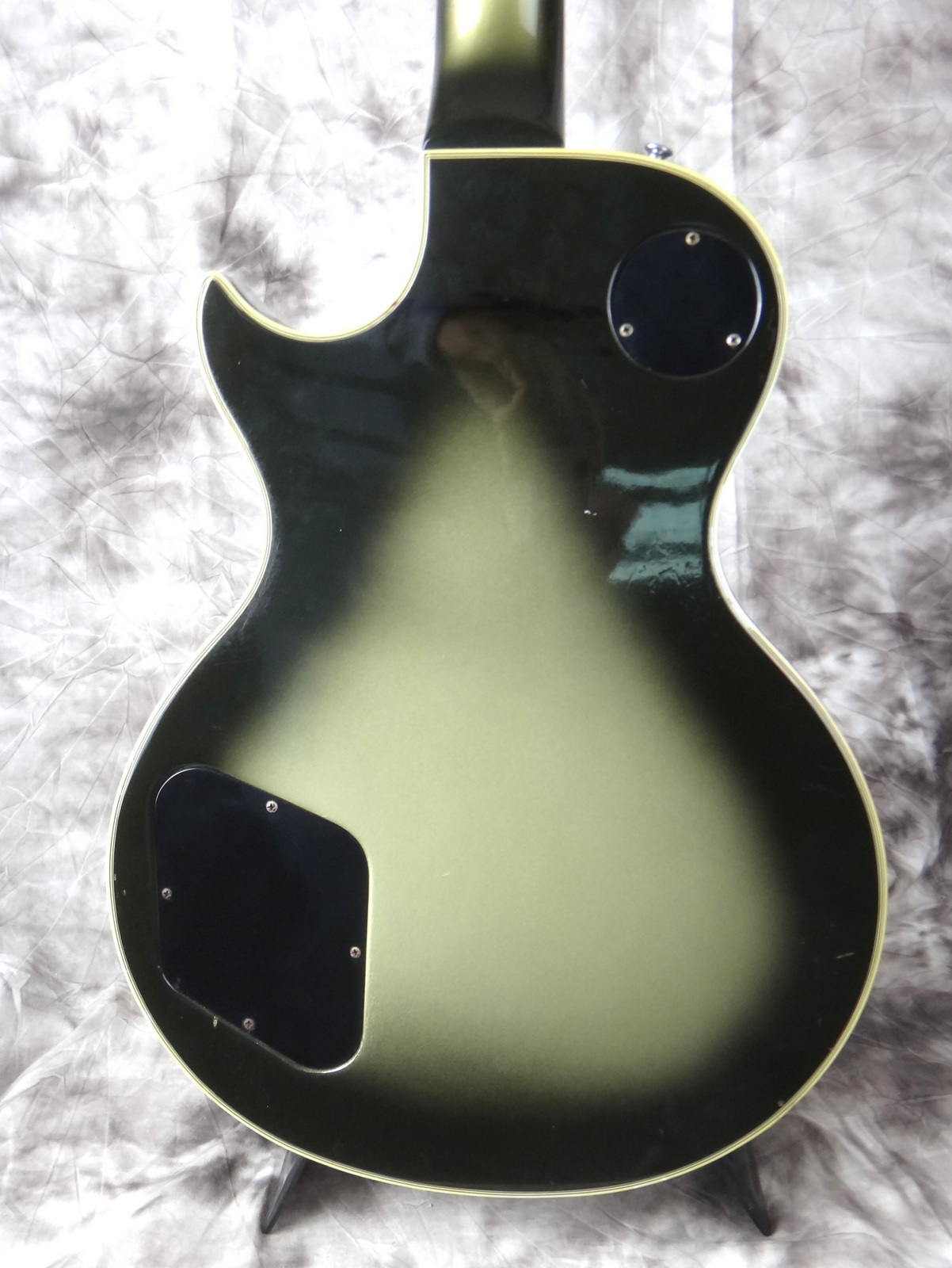 Gibson_Les-Paul-Custom-Silverburst-1980-005.JPG
