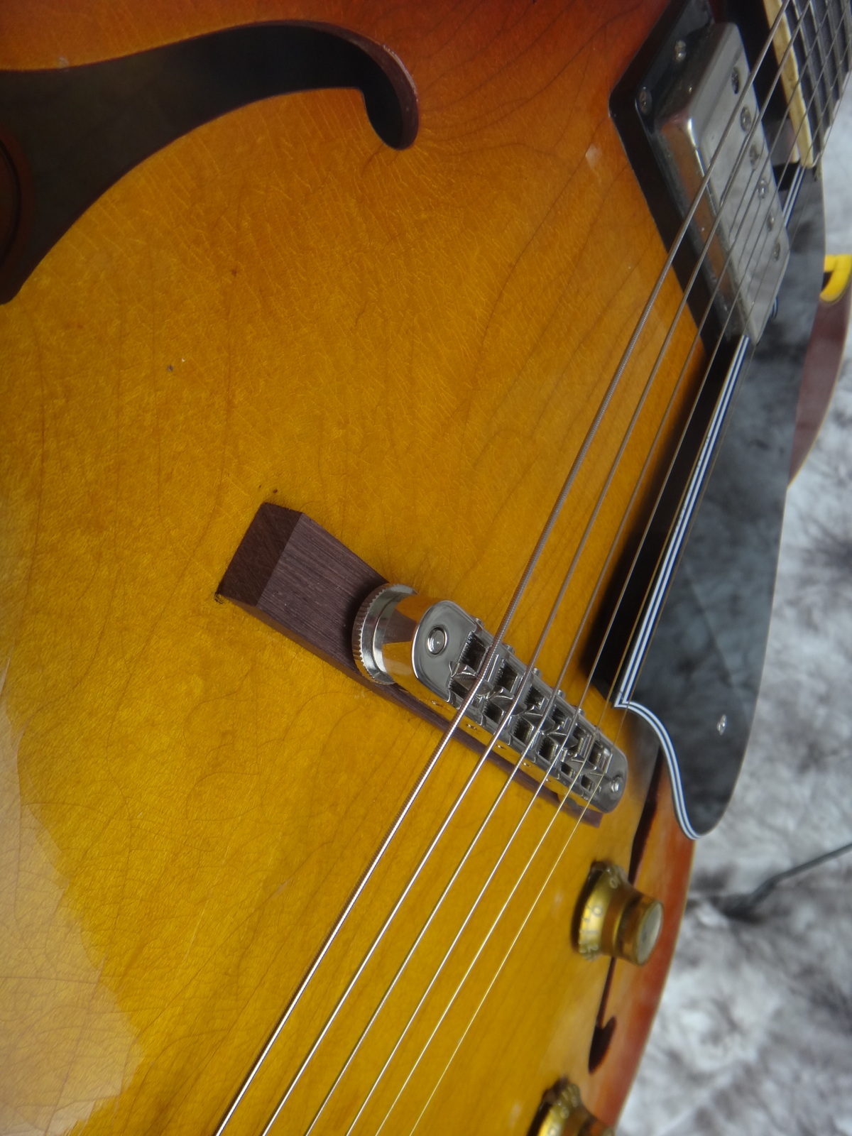 Gibson-ES-175-Single-Humbucker-1965-012.JPG