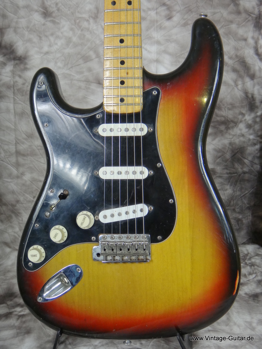 Fender-Stratocaster-sunburst-Lefthand-1974-002.JPG