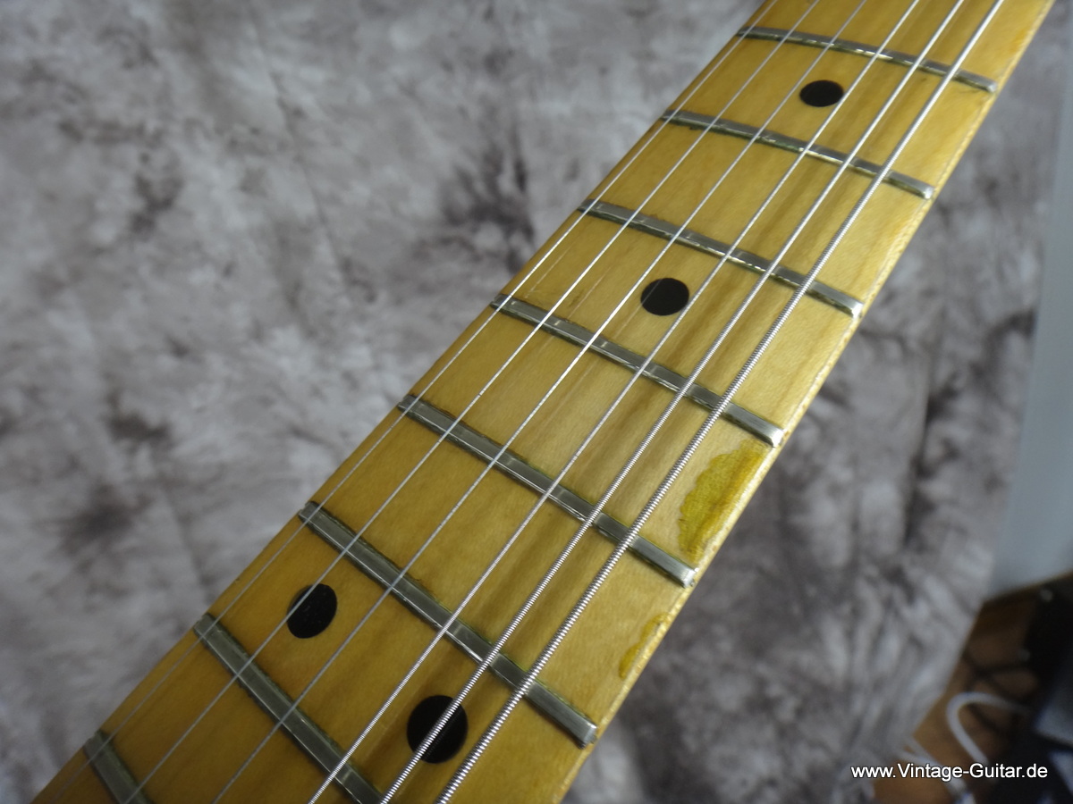 Fender-Stratocaster-sunburst-Lefthand-1974-007.JPG