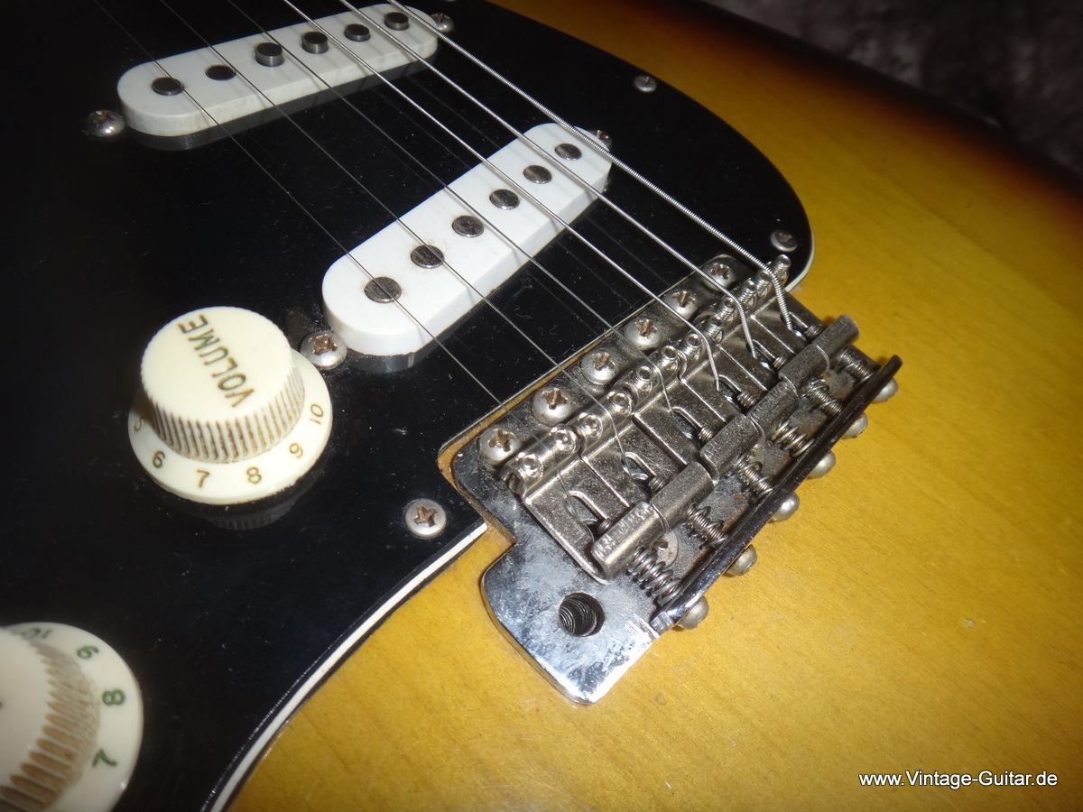 Fender-Stratocaster-sunburst-Lefthand-1974-009.JPG