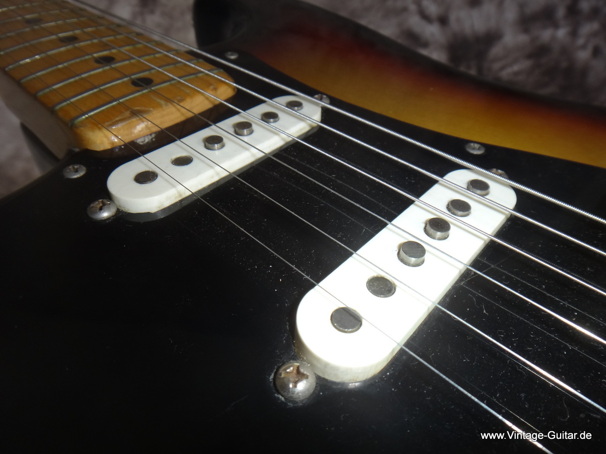 Fender-Stratocaster-sunburst-Lefthand-1974-009a.JPG