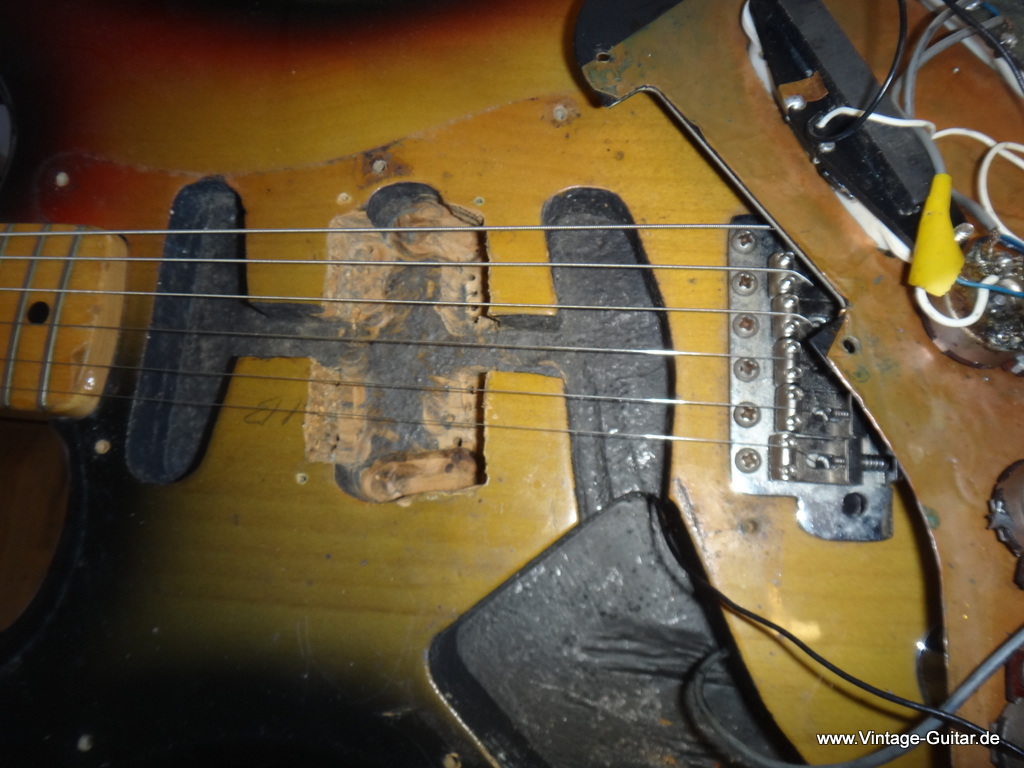 Fender-Stratocaster-sunburst-Lefthand-1974-019.JPG