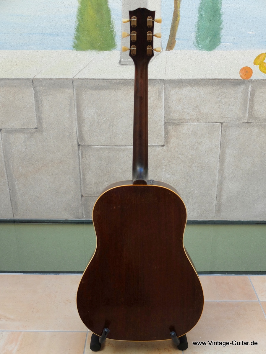Gibson-J-160-E-1956-002.jpg