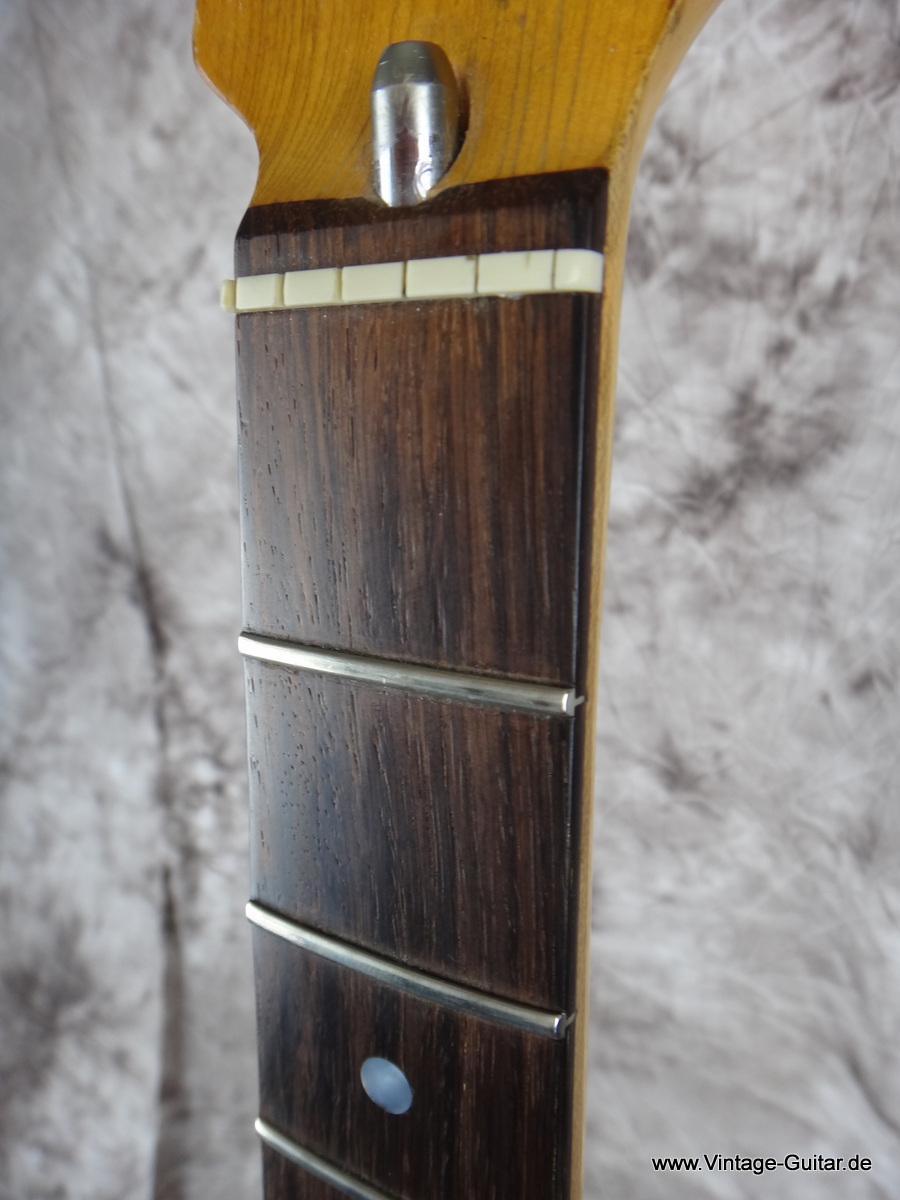 Fender-Stratocaster-1973-black-refinish-015.JPG