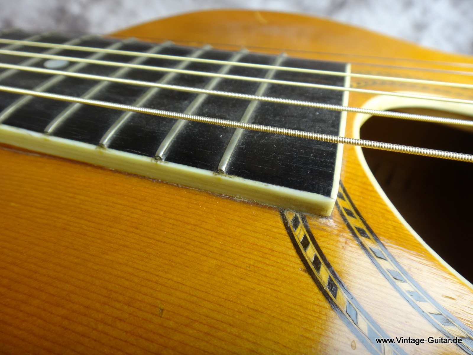 Gibson-L-1-1918-archtop-guitar-natural-017.JPG