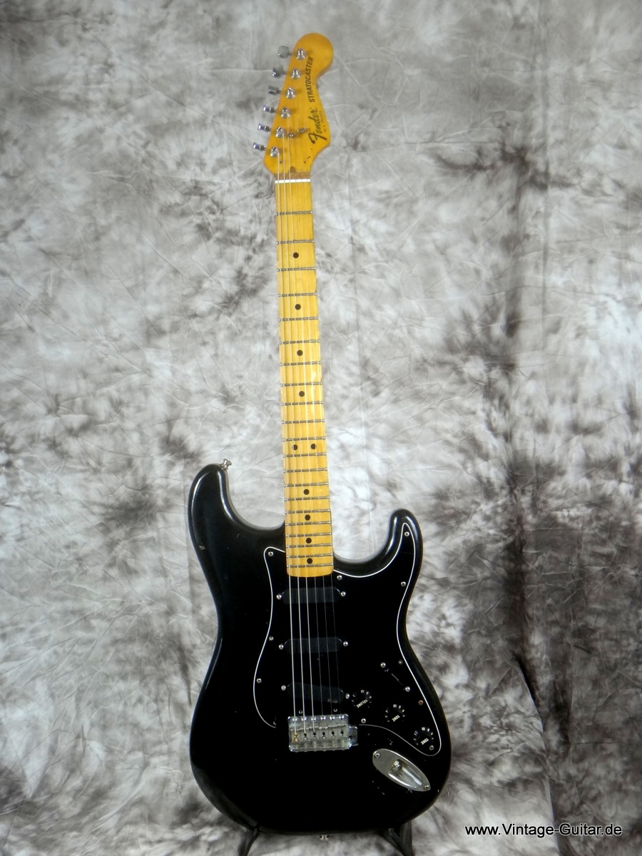Fender-Stratocaster-1982-Dan-Smith-black-001.JPG
