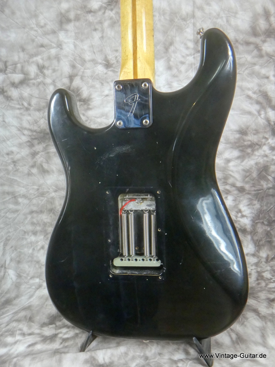 Fender-Stratocaster-1982-Dan-Smith-black-005.JPG