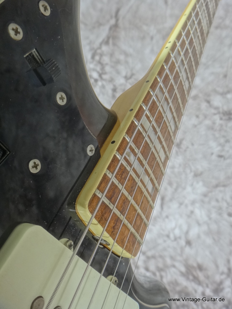 Fender-Jazzmaster-1977_sunburst-007.JPG