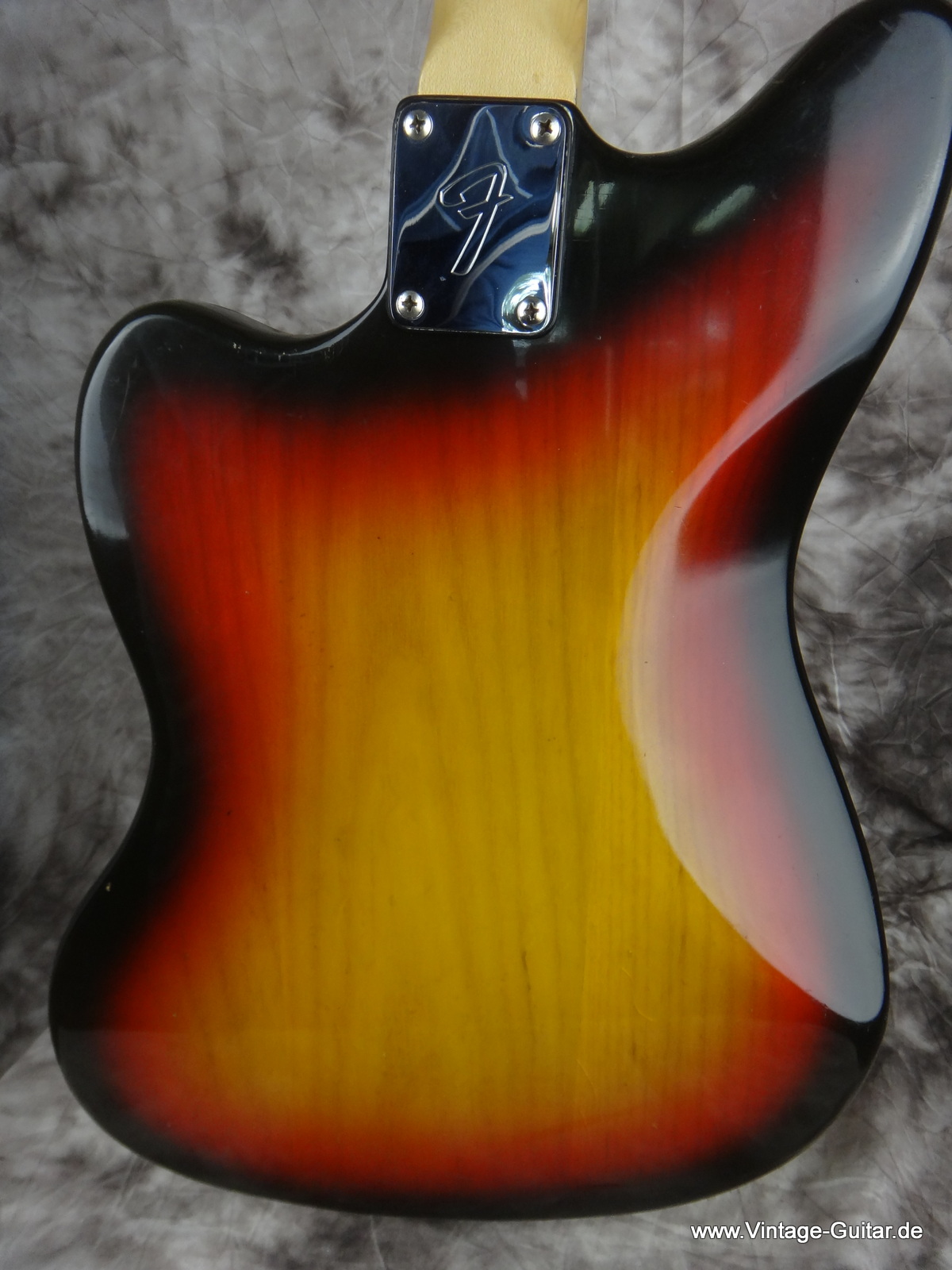Fender_Jazzmaster-1977_sunburst-022.JPG