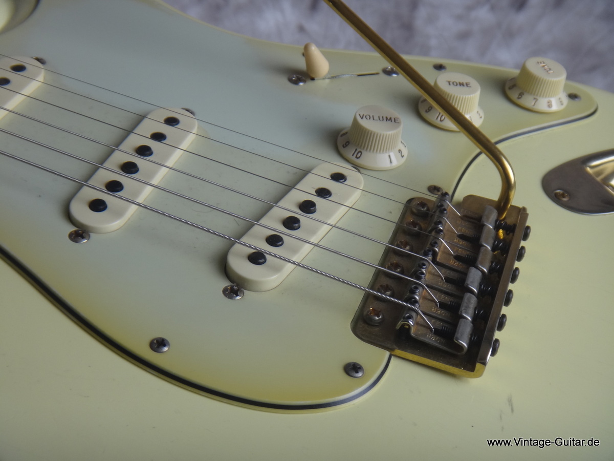 Fender-Stratocaster-1959-Resiisue-Relic-2006-021.JPG