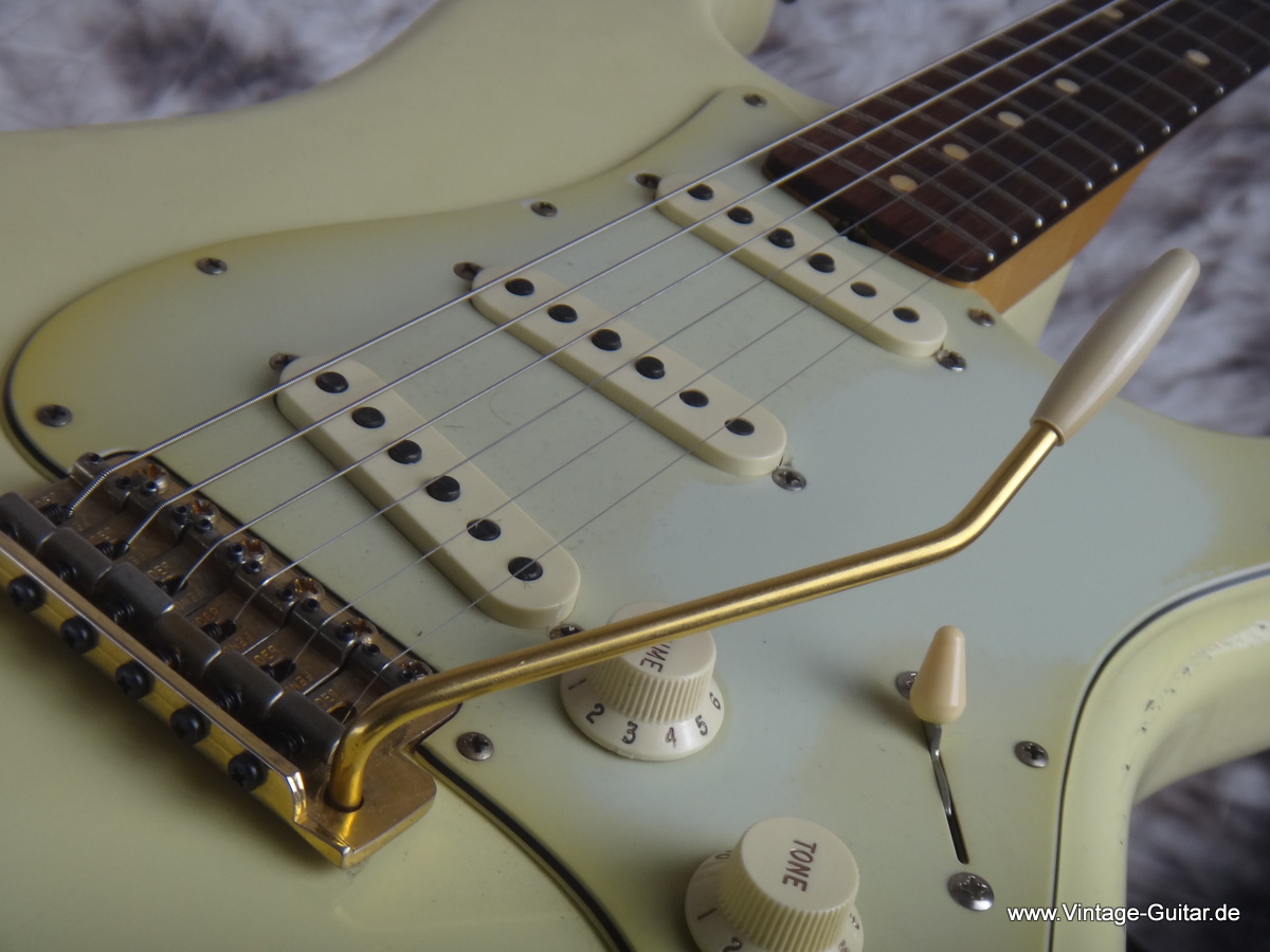 Fender-Stratocaster-1959-Resiisue-Relic-2006-022.JPG