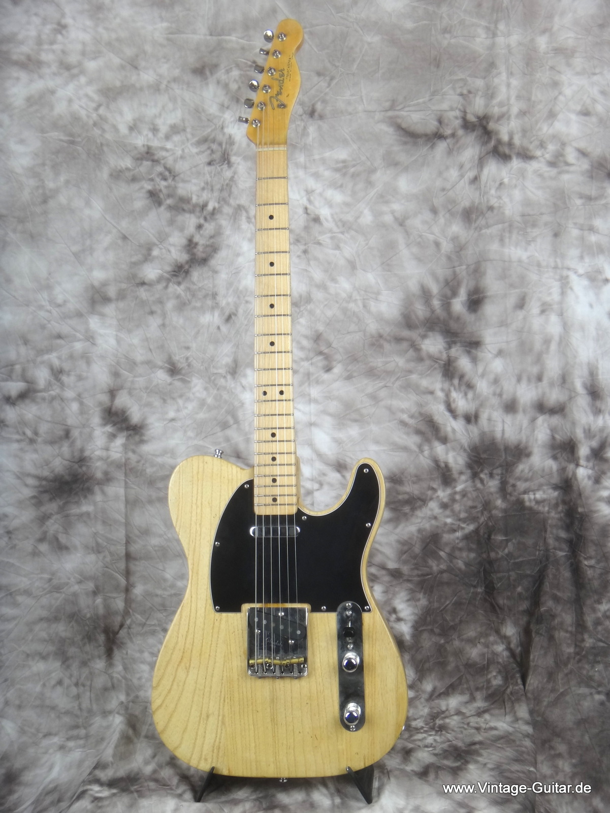 Fender_Telecaster-1966-refinished-001.JPG