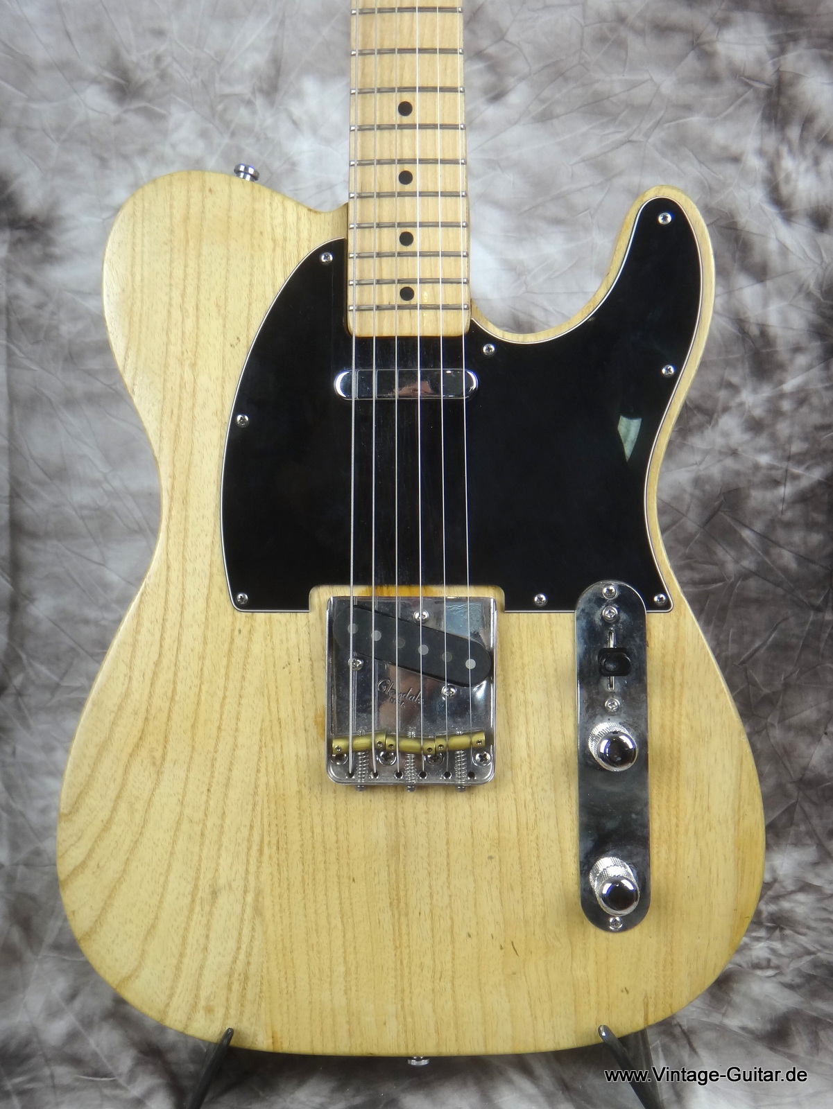 Fender_Telecaster-1966-refinished-003.JPG