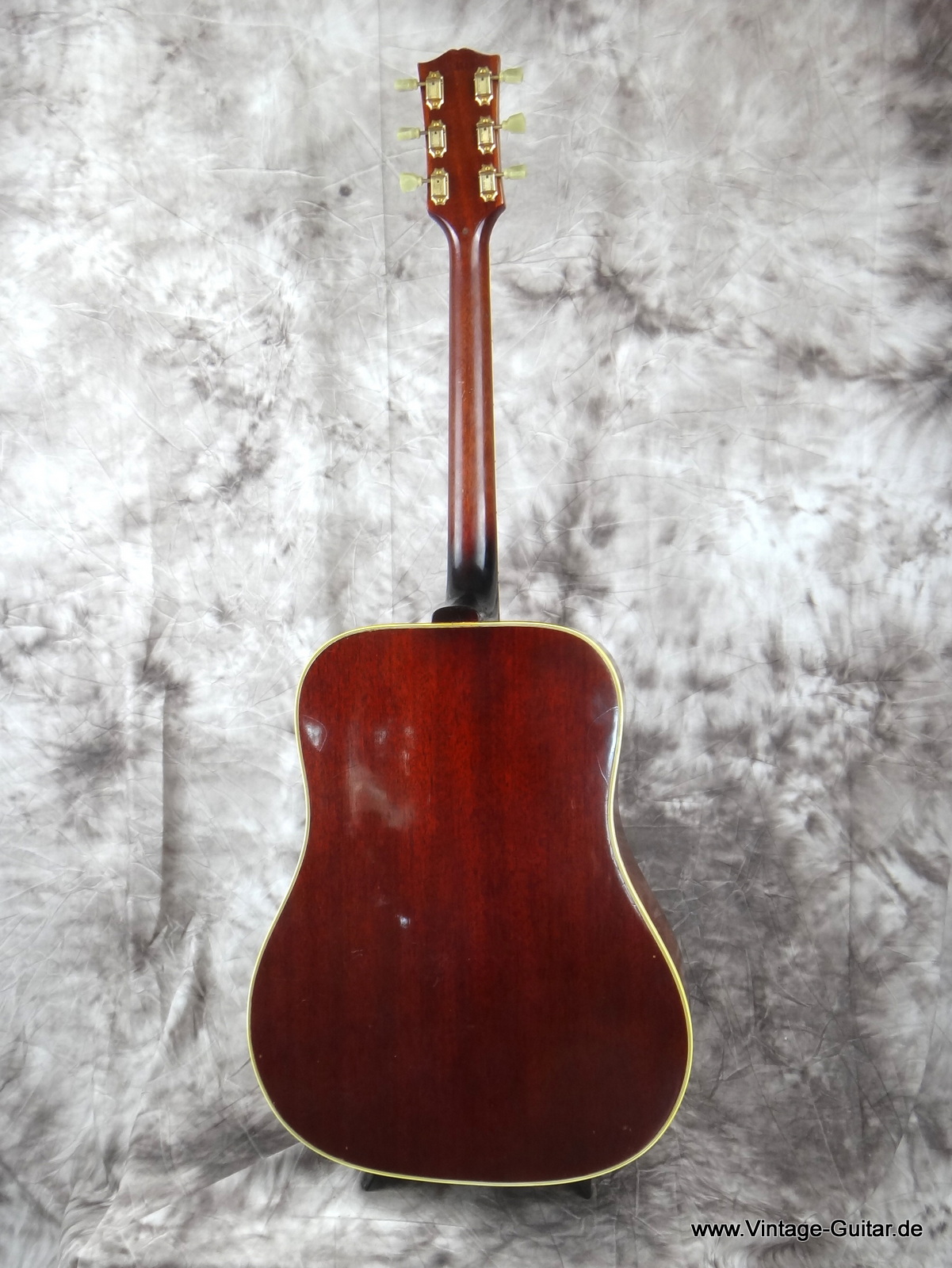 Gibson-Hummingbird-1967-cherry-burst-014.JPG