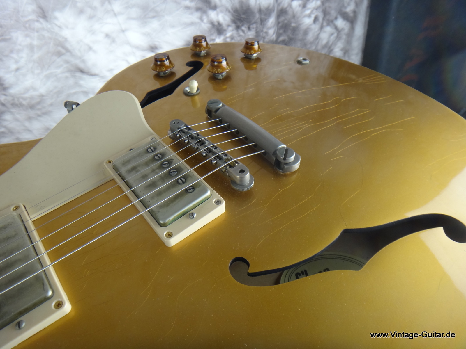 Gibson-All-Gold-ES-335-TD-2001-015.JPG