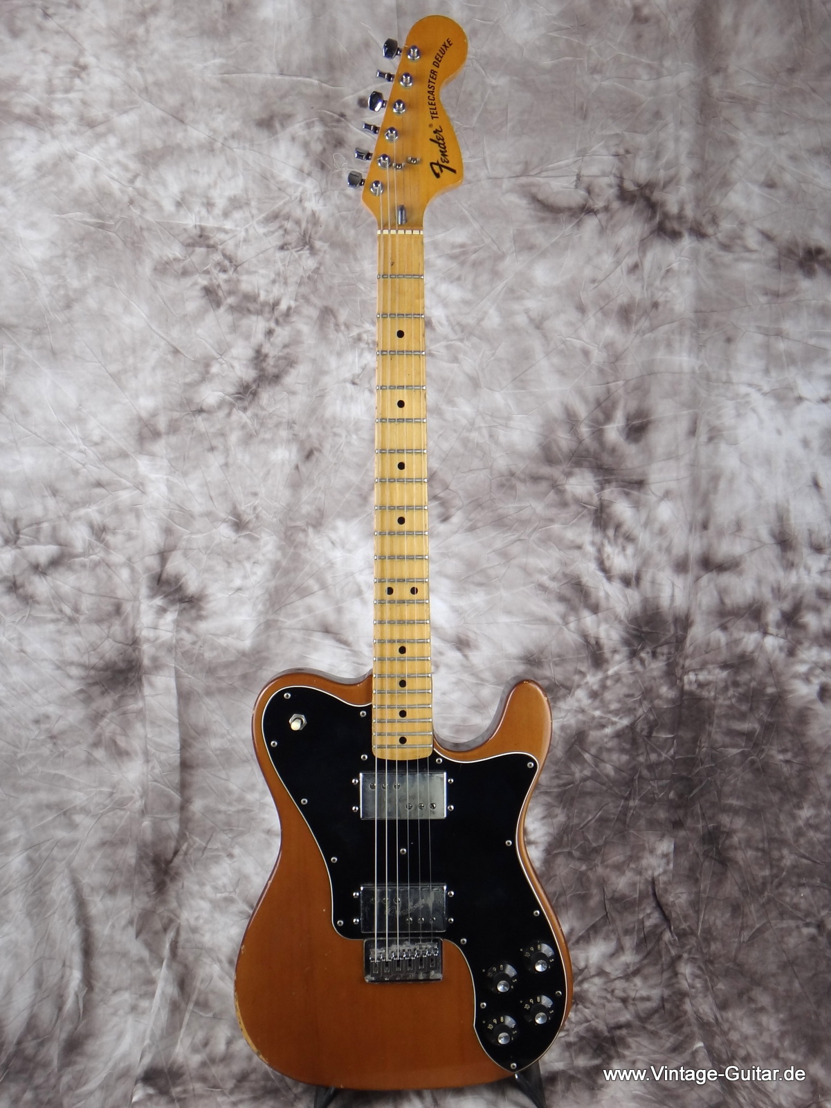Fender-Telecaster_Deluxe-1974_mocha-borwn-001.JPG