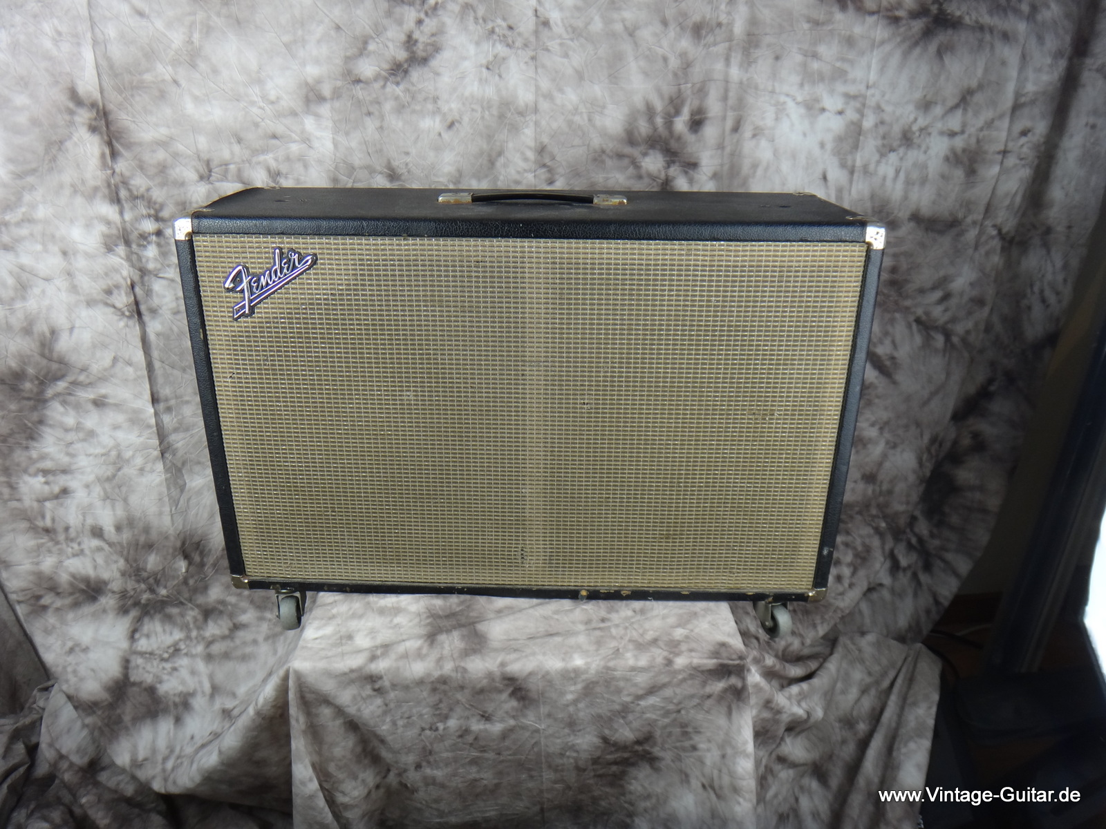 Fender-Cabinet-2x12-open-back-1964-001.JPG