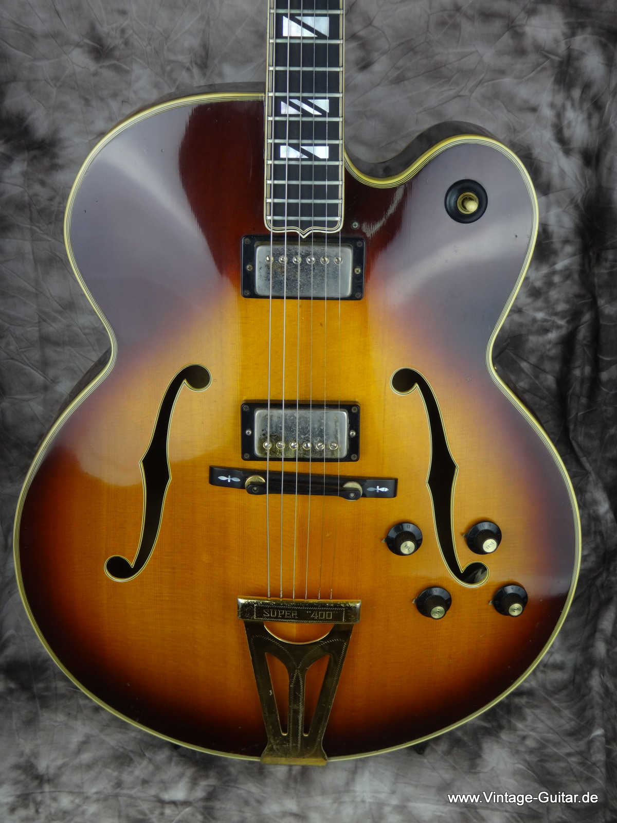 Gibson-super_400-CES-sunburst_1972-002.JPG