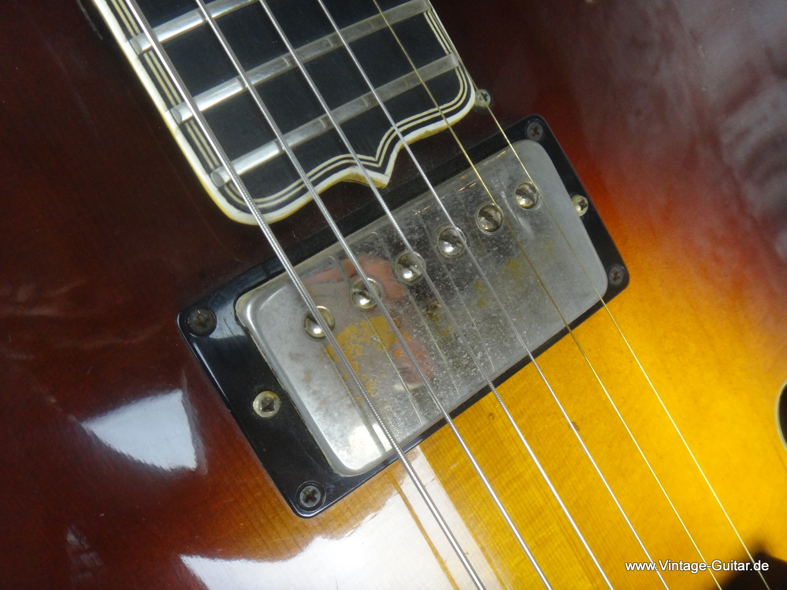Gibson-super_400-CES-sunburst_1972-033.JPG