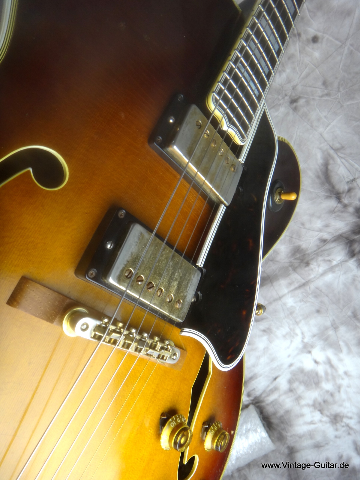 Gibson_Byrdland-1960_sunburst-PAFs-008.JPG
