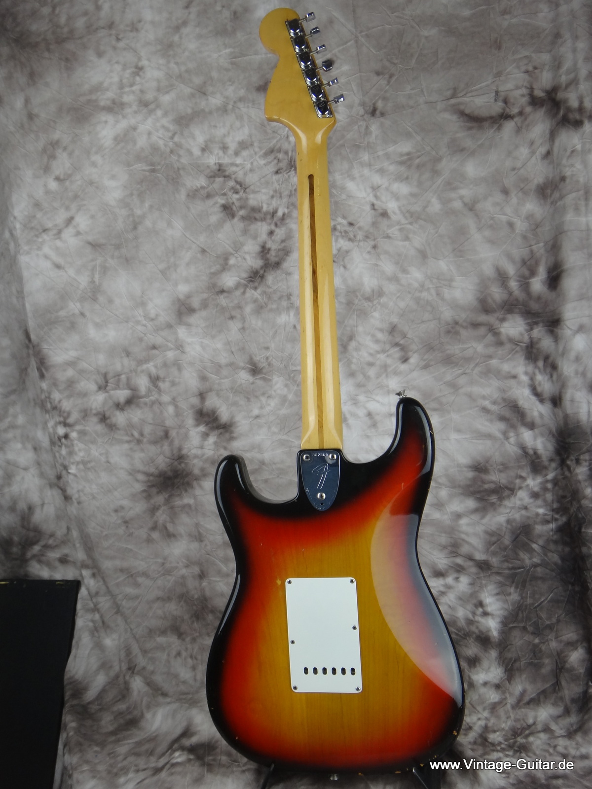 Fender-Stratocaster_1973-sunburst_excellent_condition-003.JPG
