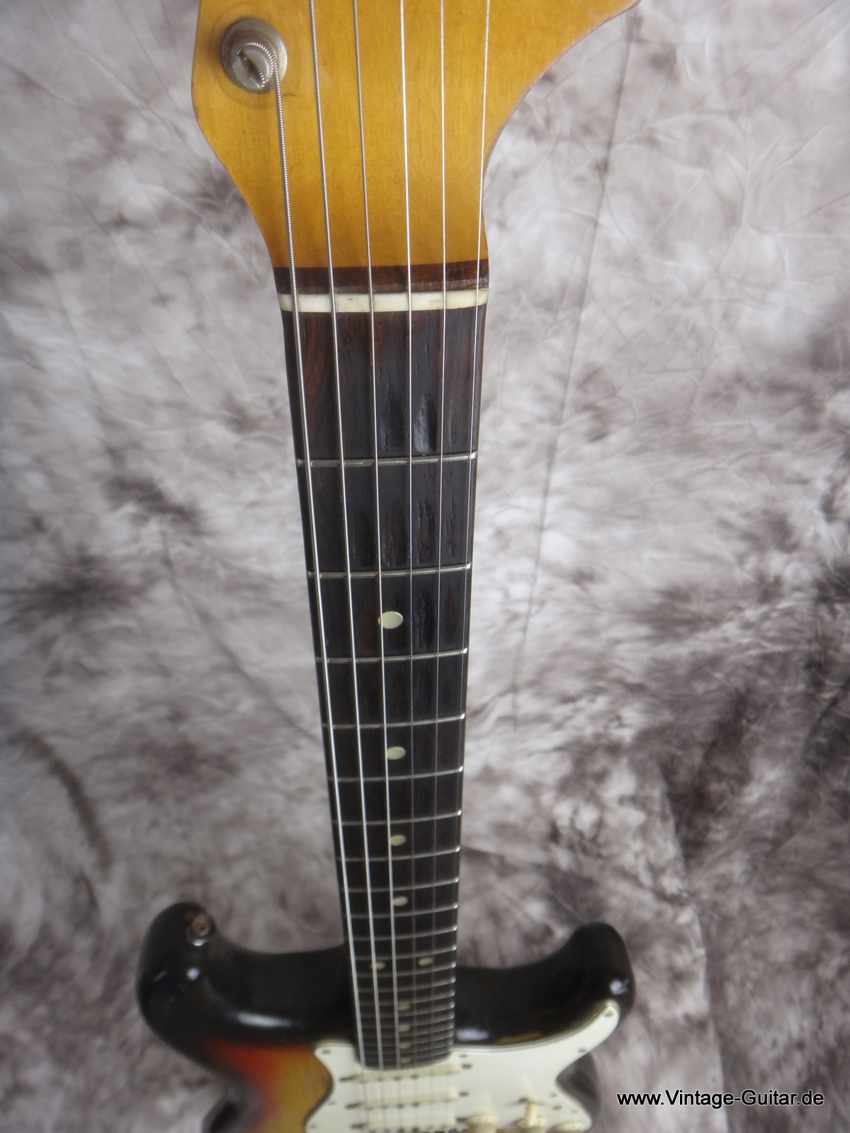 Fender_Stratocaster_1965-sunburst_all-original-011.JPG