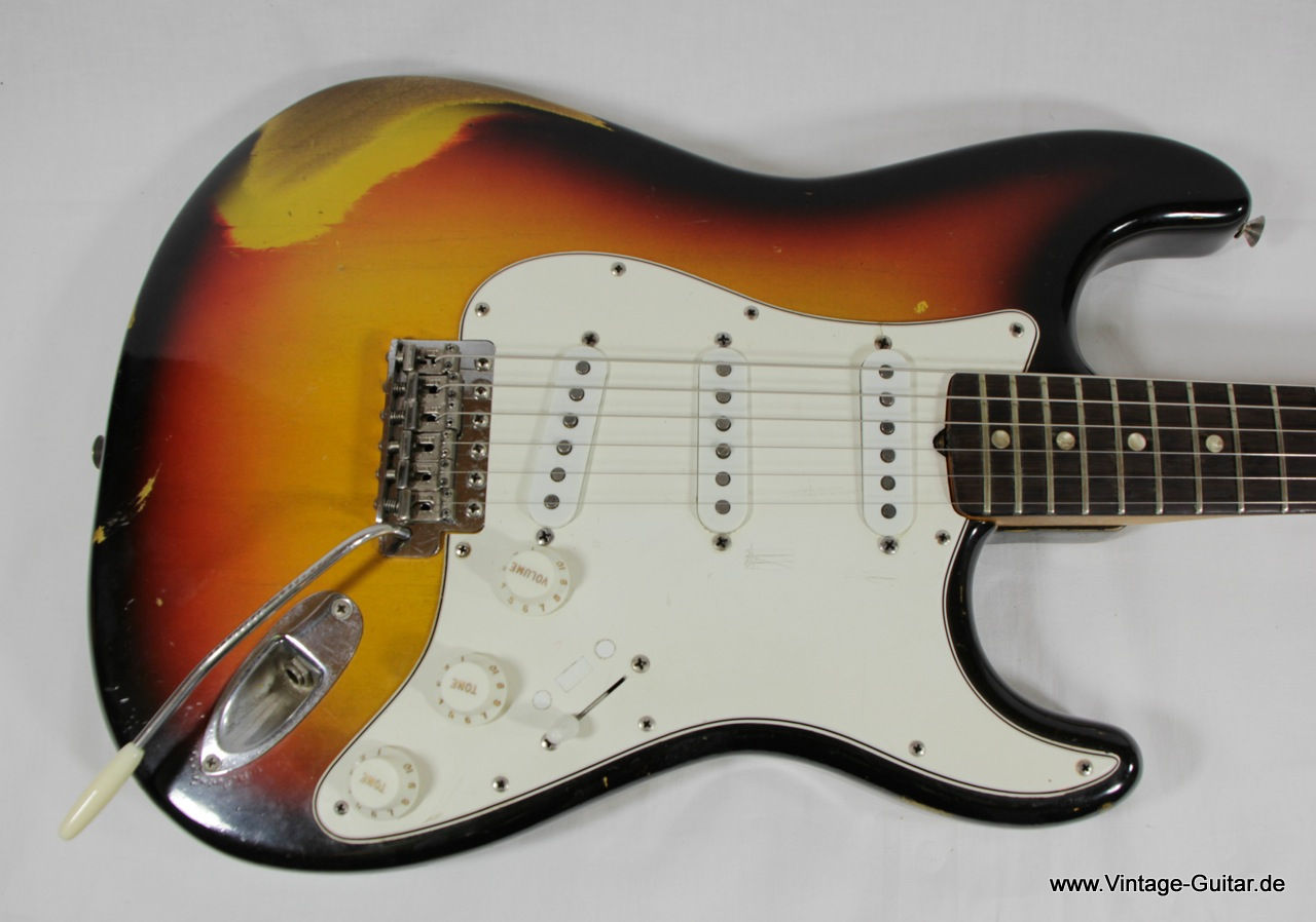 Fender_Stratocaster-sunburst_1965-CBS-002.jpg