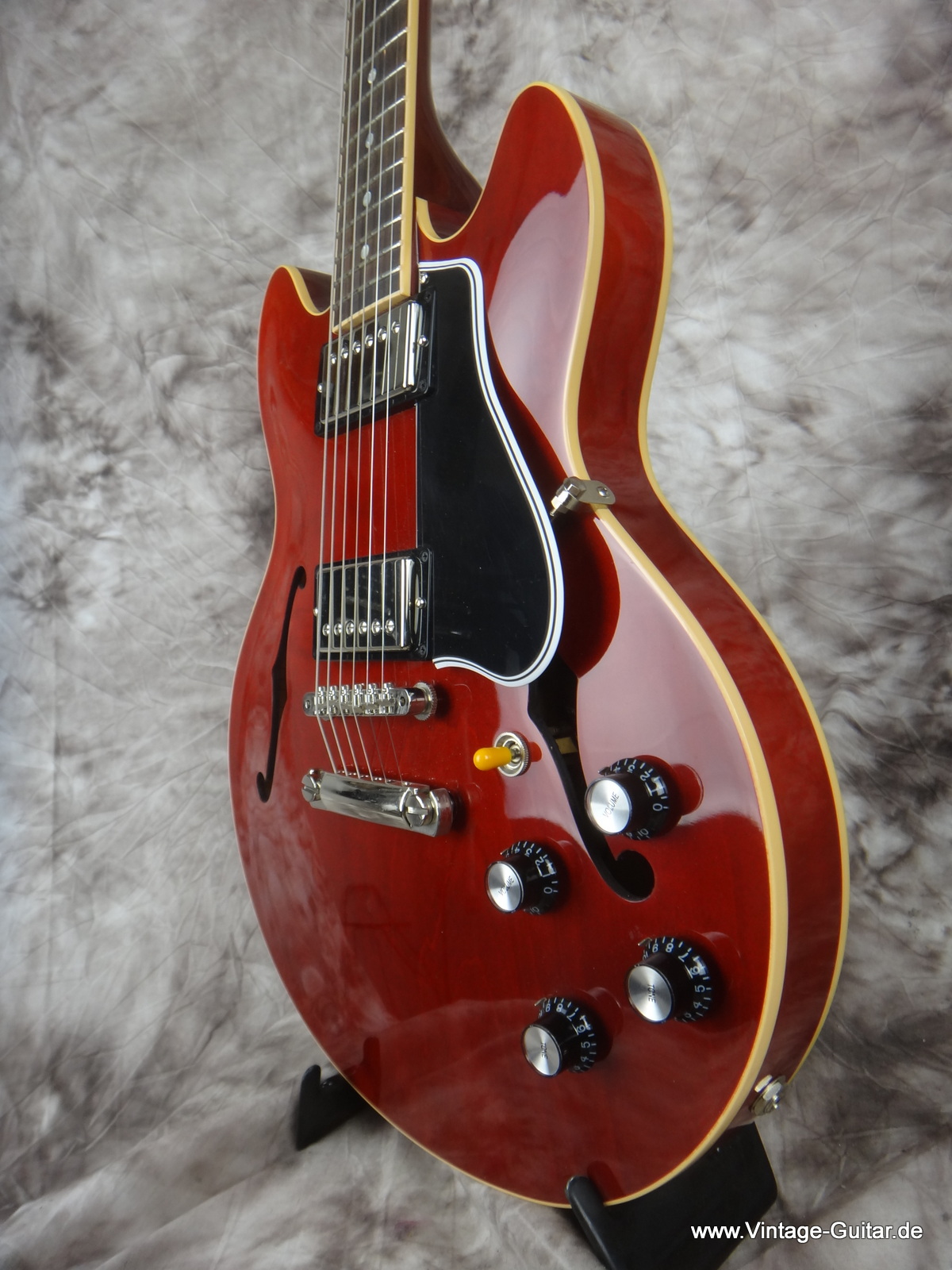 Gibson_ES-339-small_body-cherry-red-008.JPG
