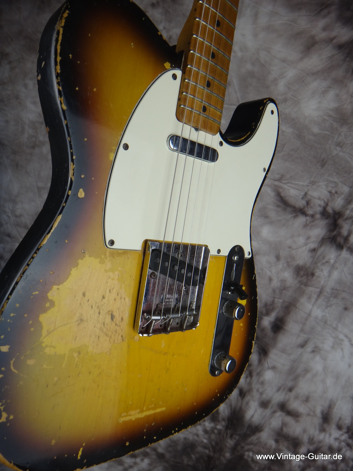 Fender_Telecaster-1967-sunburst-008.JPG
