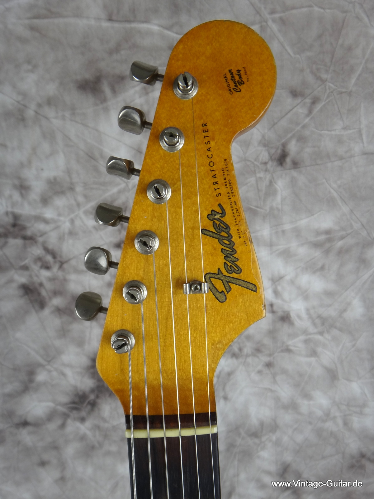 Fender-Stratocaster_1965-tortoise-guard-003.JPG