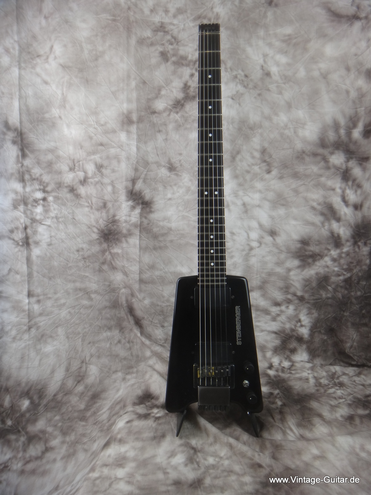Steinberger-Guitar-hard-tail-001.JPG