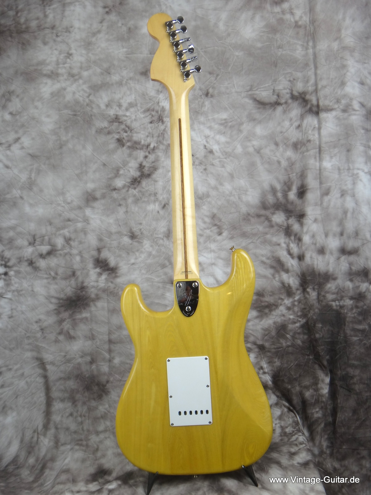 Fender_Stratocaster-70s-Reissue-Japan-natural-1992-003.JPG