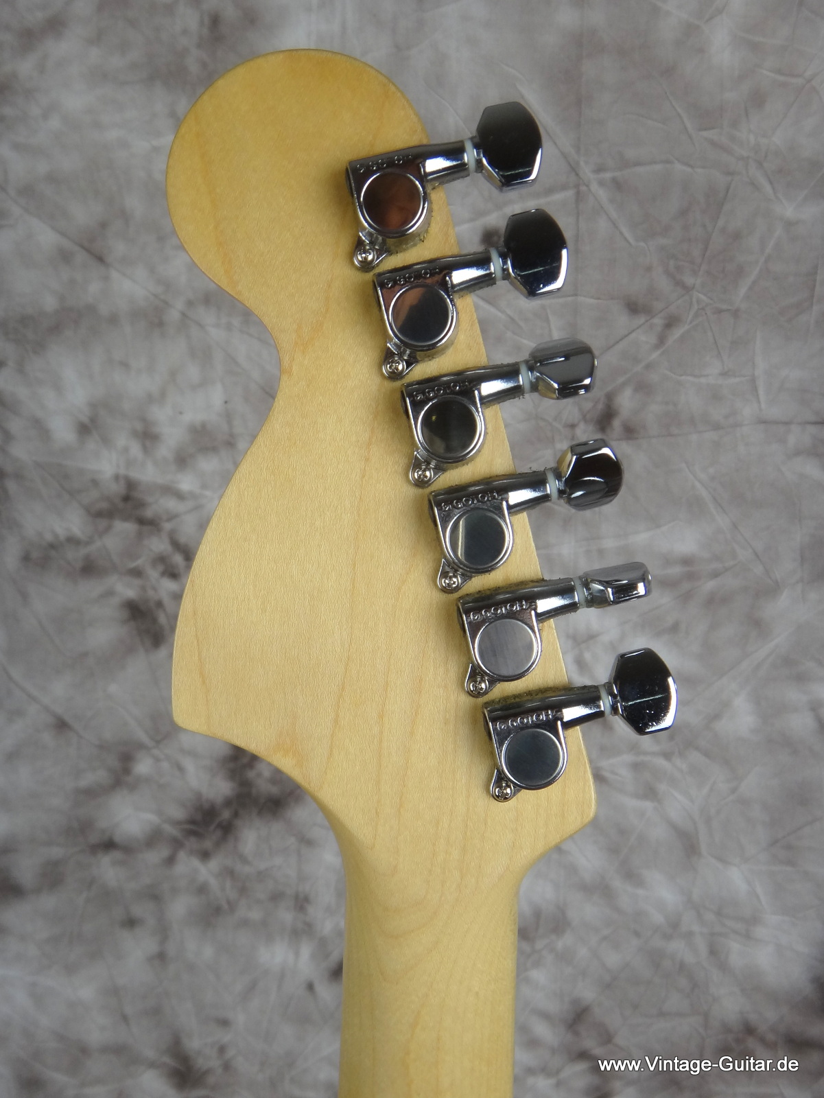 Fender_Stratocaster-70s-Reissue-Japan-natural-1992-006.JPG