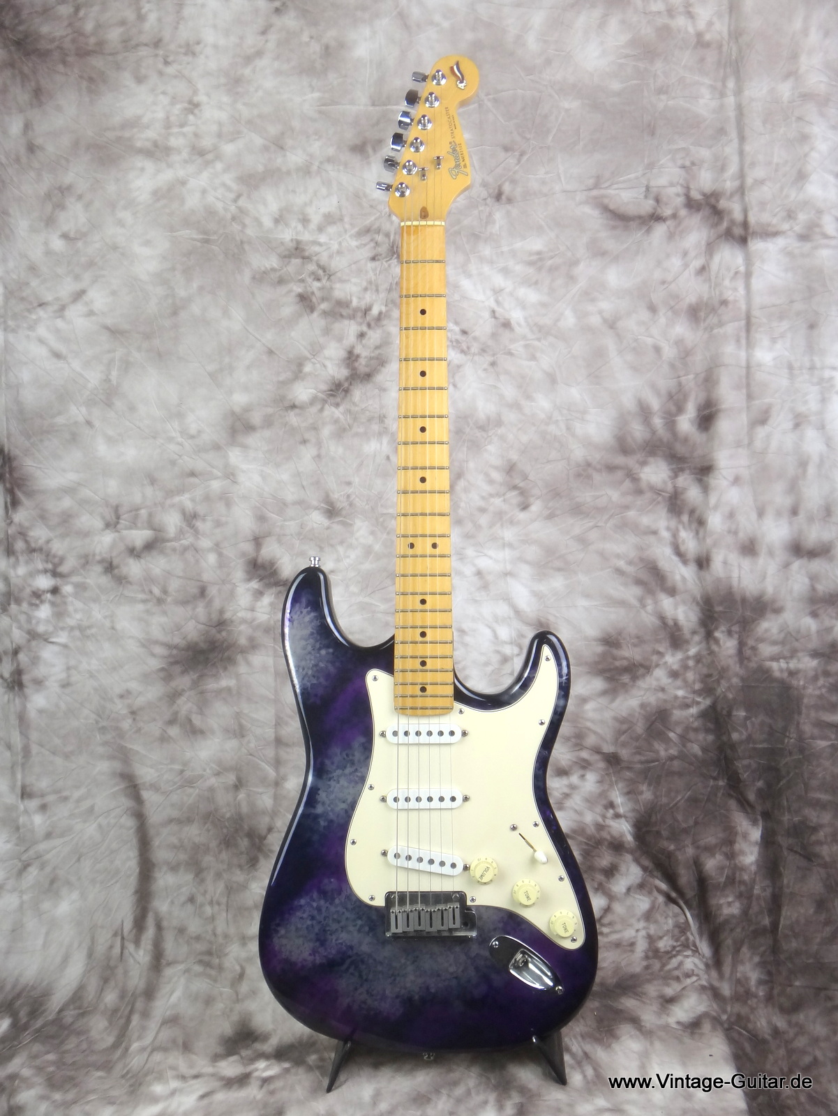 Fender_Stratocaster_1994-Aluminum-Body-pruple-001.JPG