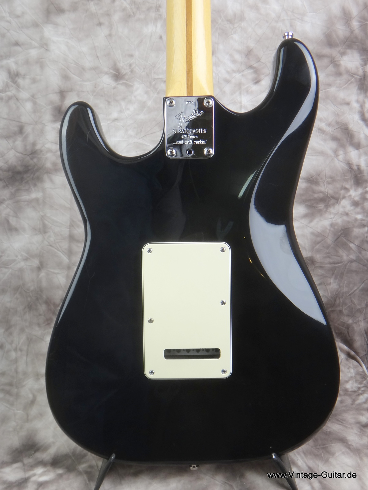 Fender_Stratocaster_1994-Aluminum-Body-pruple-004.JPG