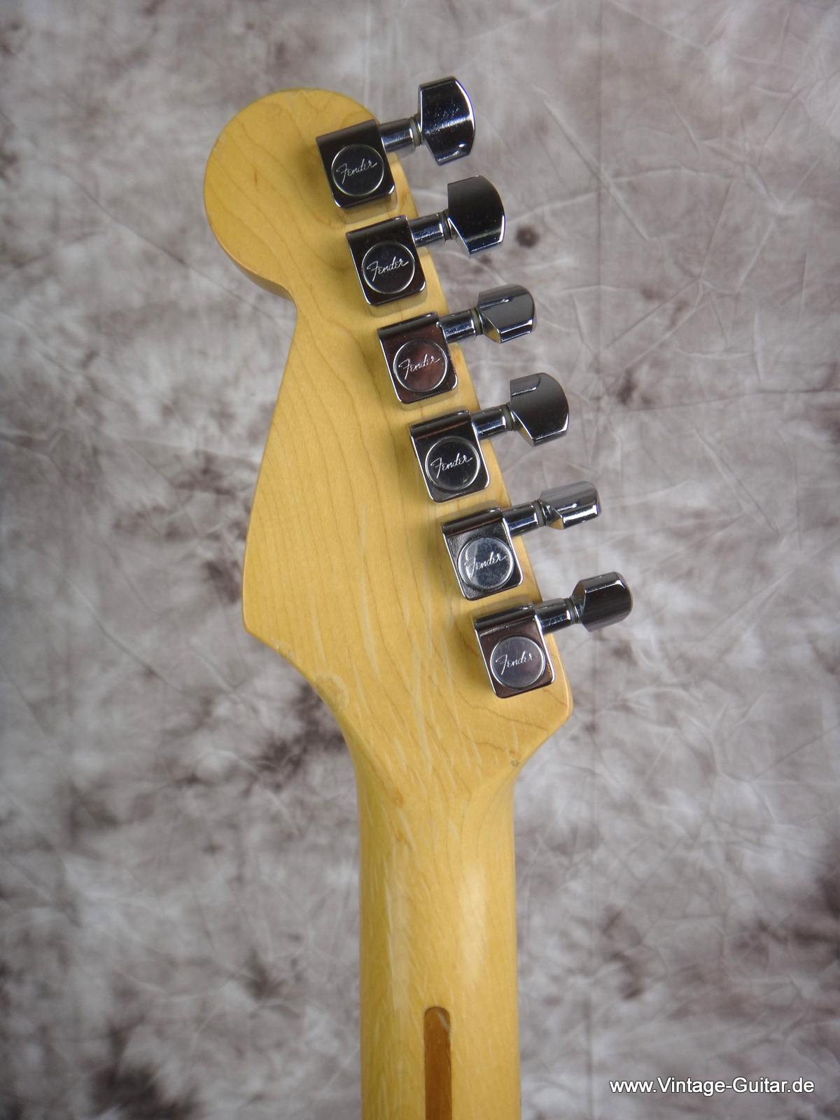 Fender_Stratocaster_1994-Aluminum-Body-pruple-006.JPG