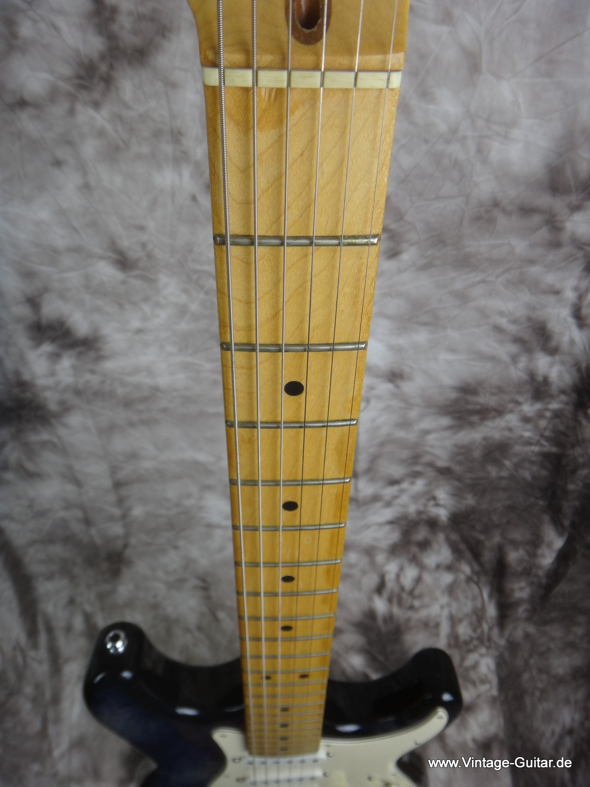 Fender_Stratocaster_1994-Aluminum-Body-pruple-009.JPG