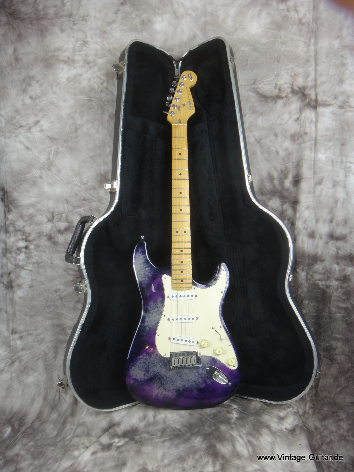 Fender_Stratocaster_1994-Aluminum-Body-pruple-010.JPG