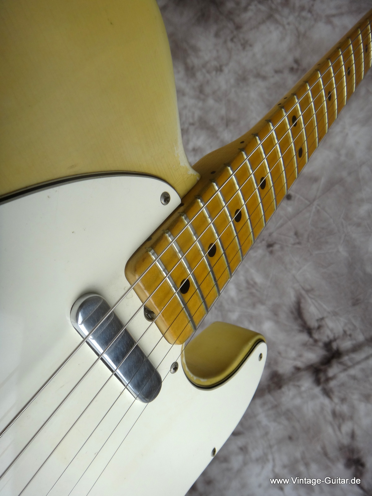Fender_Telecaster-1972-blonde-012.JPG