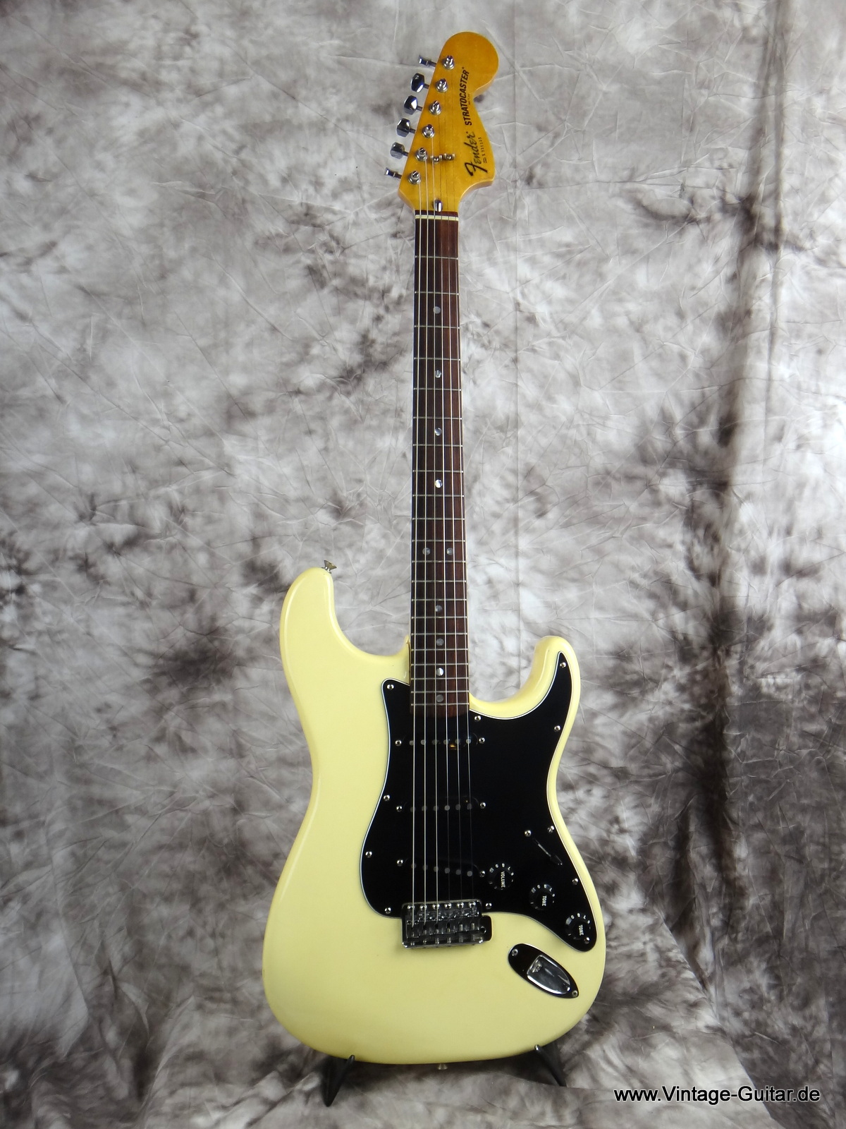 Fender_Stratocaster-1980-olympic_white-001.JPG