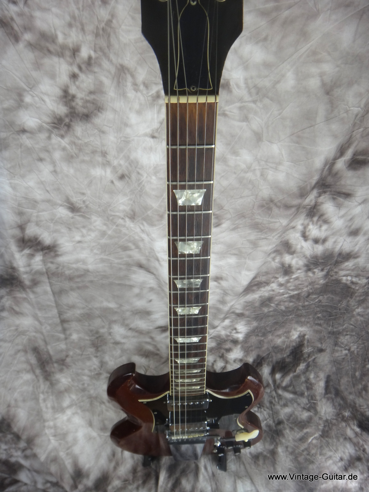 Gibson_SG_Standard-1969-Tremolo-007.JPG