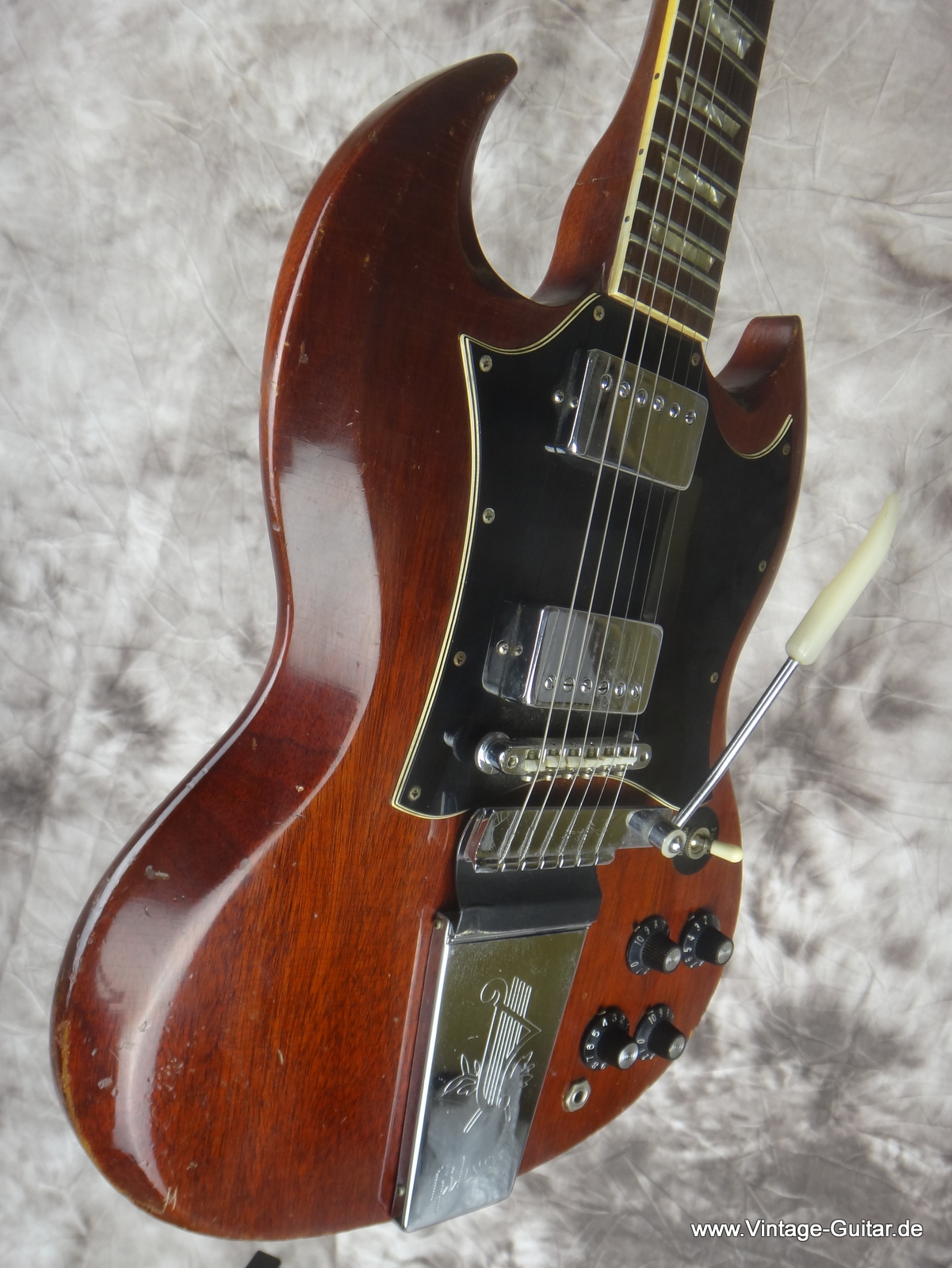 Gibson_SG_Standard-1969-Tremolo-011.JPG
