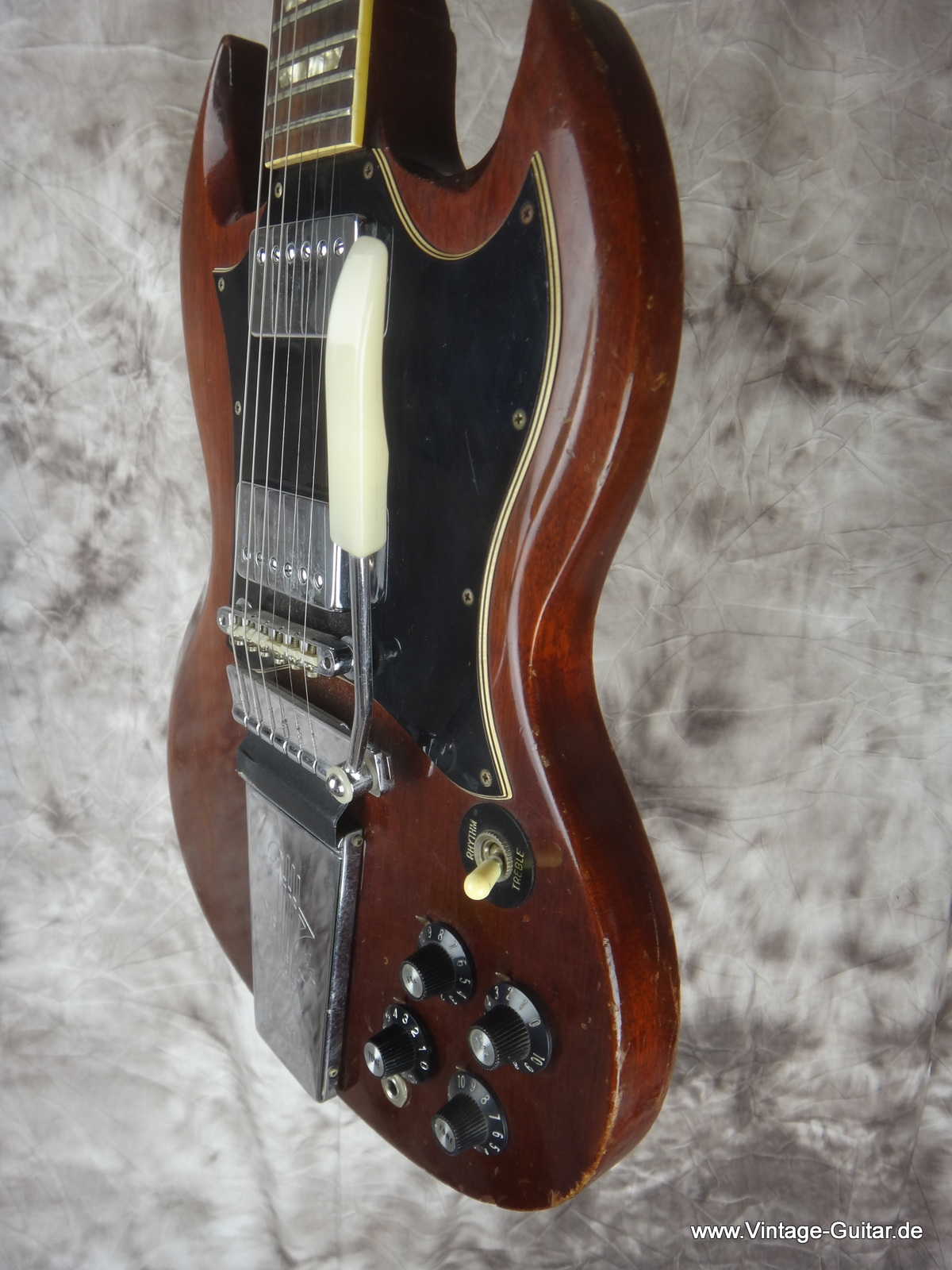 Gibson_SG_Standard-1969-Tremolo-013.JPG