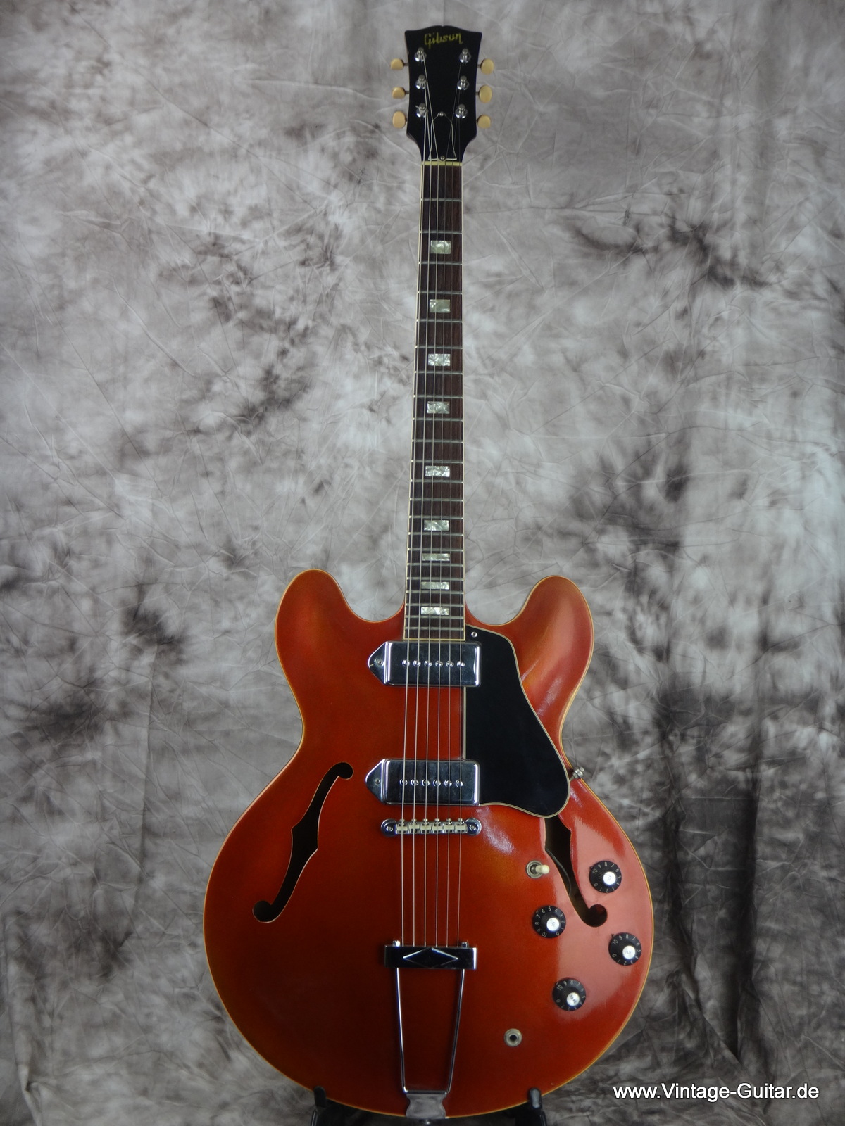 Gibson-ES-330-burgundy-metallic-1968.JPG