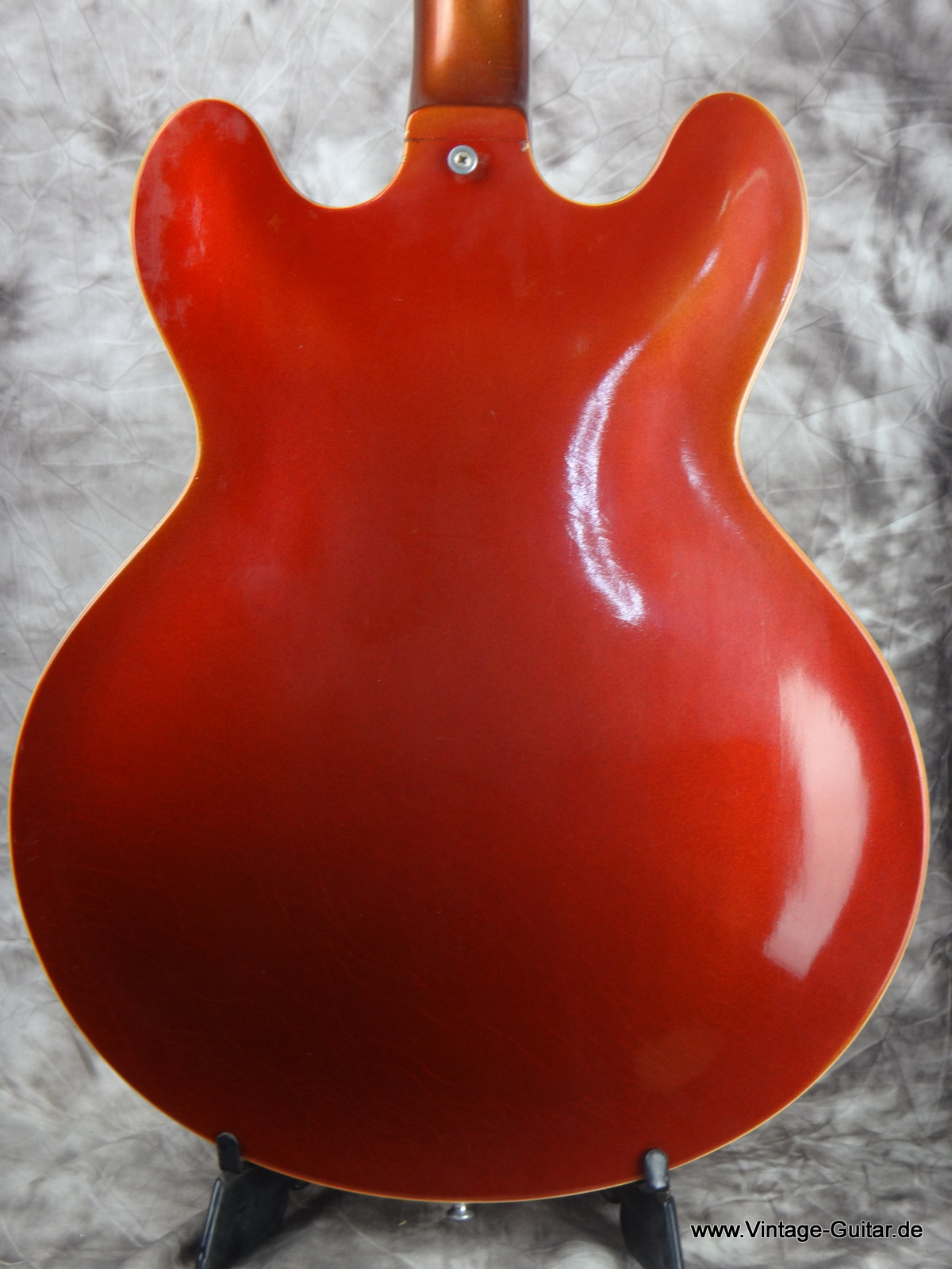 Gibson-ES-330-burgundy-metallic-1972.JPG