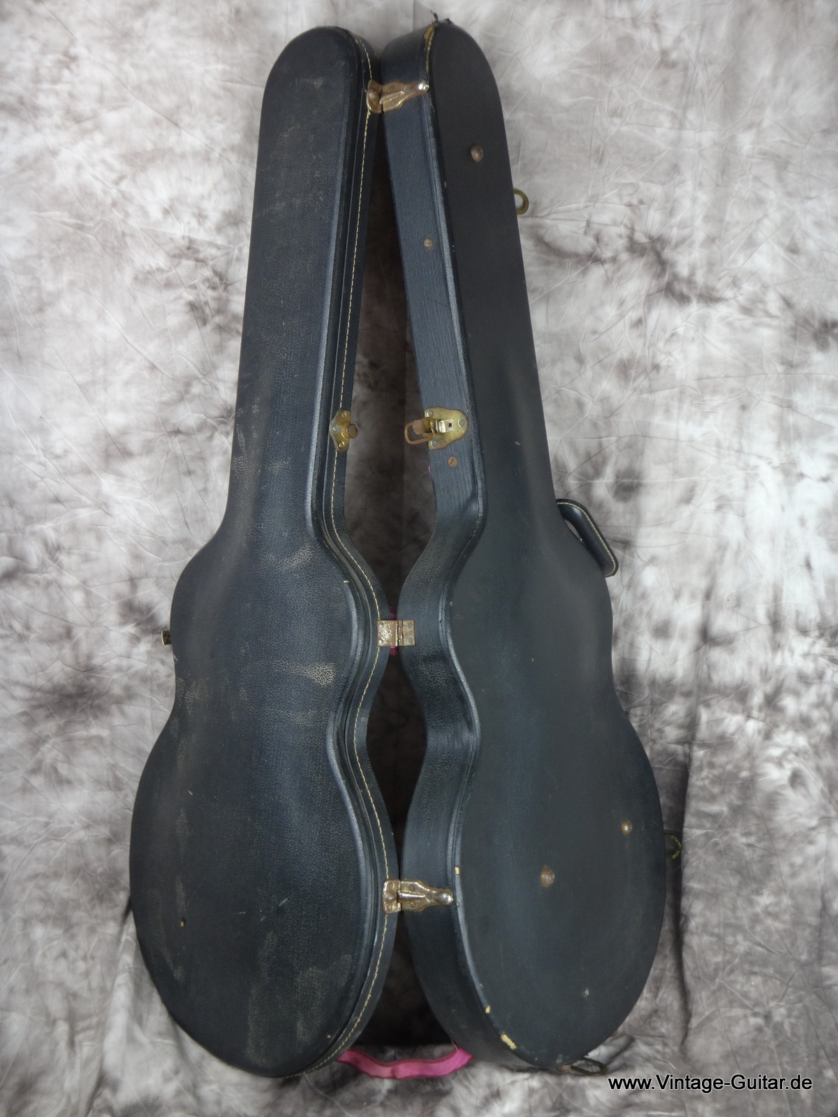 Gibson-ES-330-burgundy-metallic-1976.JPG