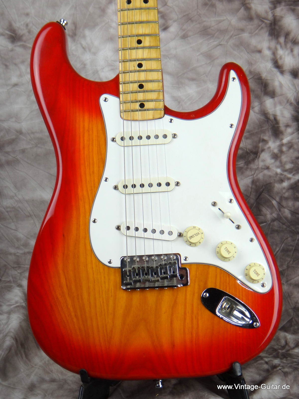 Fender_Stratocaster_sienna-burst_1979-002.JPG