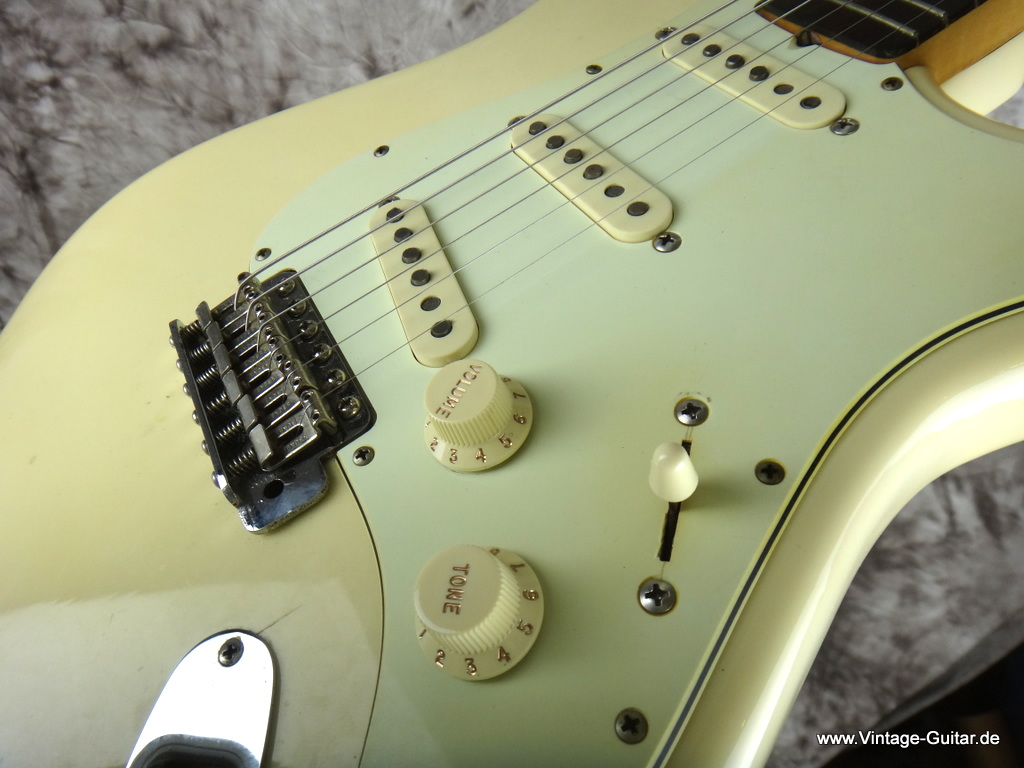 Fender_Stratocaster_1963-olympic-white-refinished-010.JPG